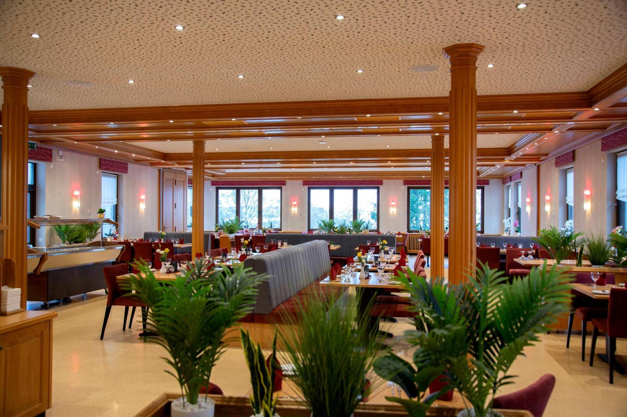 Haus Hubertus Hotel Winterspelt Exterior photo